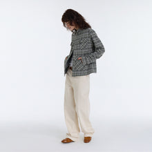 Lade das Bild in den Galerie-Viewer, TZKILLER Plaid Shirt Jacket, Oversized Casual Button Down Outerwear for Men Women
