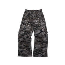 Load image into Gallery viewer, Camouflage overalls, versatile for commuting
